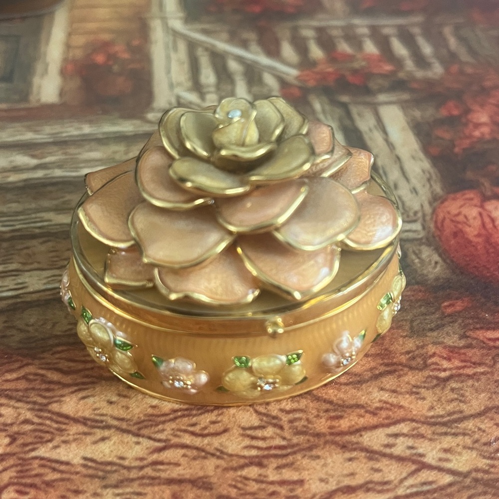 Joan Rivers Gold Floral Jewelry Box with Matching Brooch and Earrings